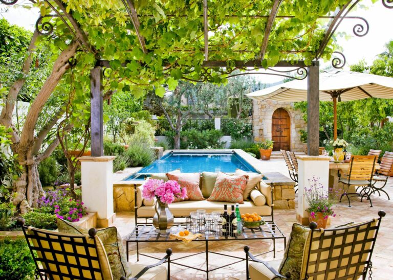 Pergolas in San Diego: Enhancing Your Outdoor Space with Beauty and Functionality